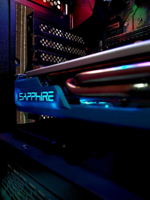 геймърски компютър + нов монитор