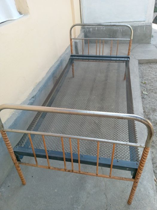 Кровать полуторка