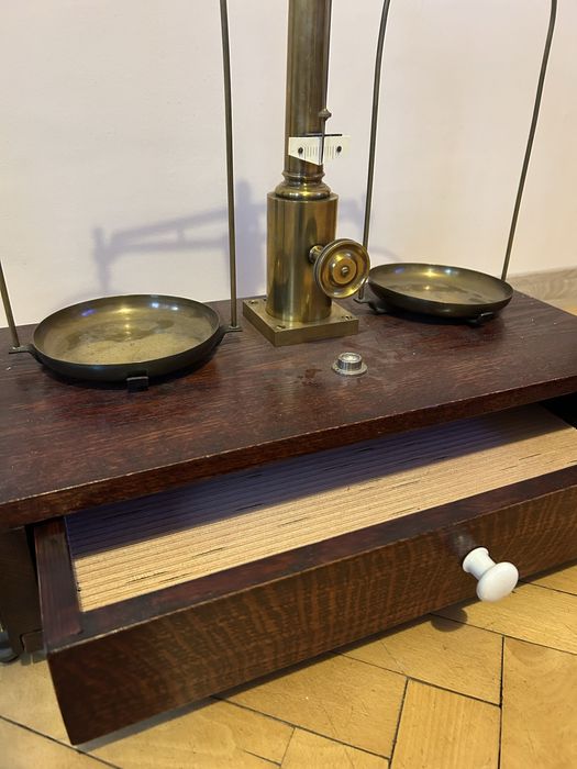 Аптекарска/златарска/везна