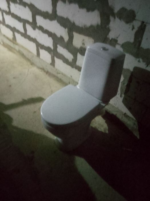 Унитаз продам срочно