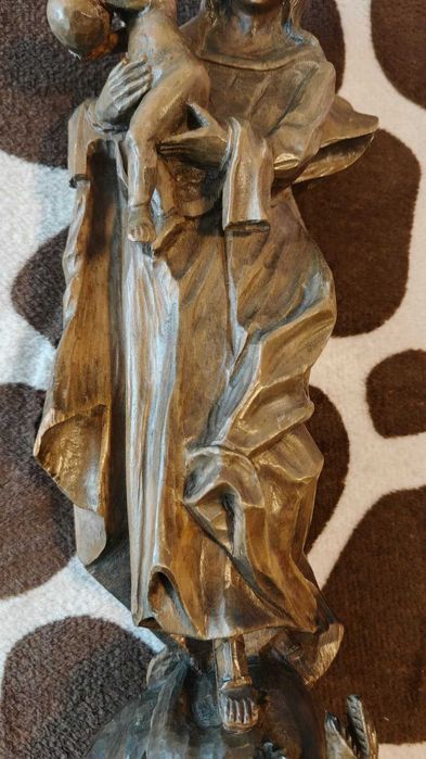 Statuie veche din lemn cu Maria si IIsus