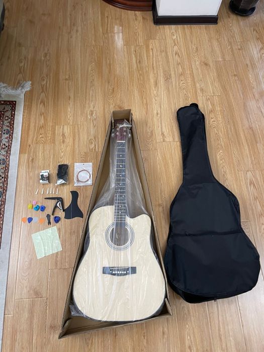 Акустическая гитара