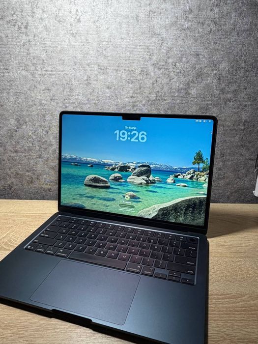 MacBook Air M4 13,6
