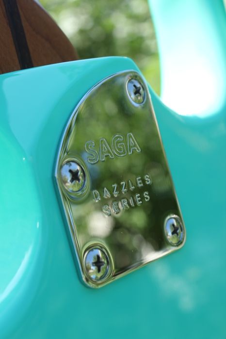 Электрогитара фирмы Saga