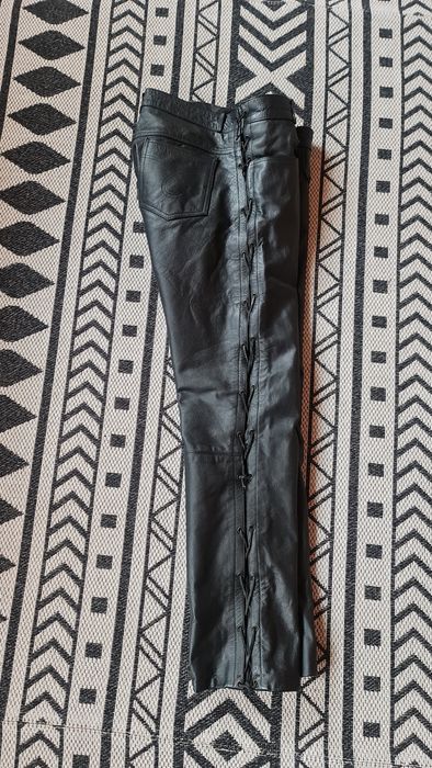 Pantaloni moto din piele