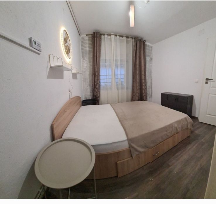 Apartament  cu 2 camere la curte