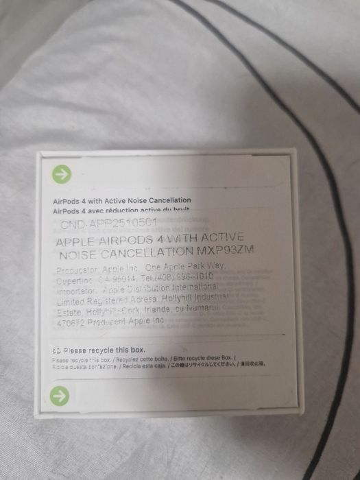 Casti iphone airpods 4 mxp93zm noi!!!