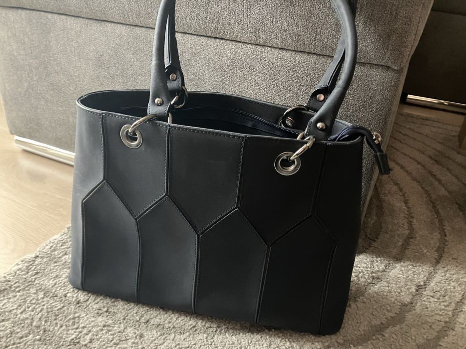 Евтини дамски чанти Michael Kors в тъмно синьо и кафяво кожени