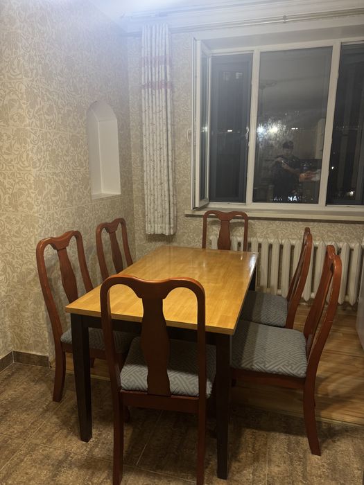 Кухонный стол и стулья. Самовызов