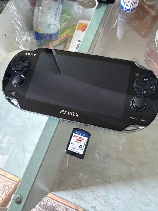 PS Vita 1000 с игрой need for speed