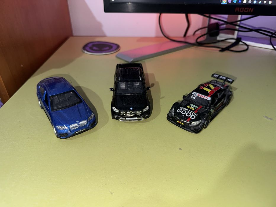 Метални и пластмасови колички