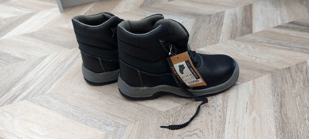 Продается ботинки летние новые