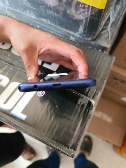 Samsung A20s sotiladi