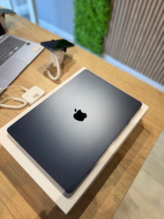 Macbook Air M3 2024 15-inch 16Gb/256Gb/Baterie 100%/Garantie 12 luni @atsgsm.ro