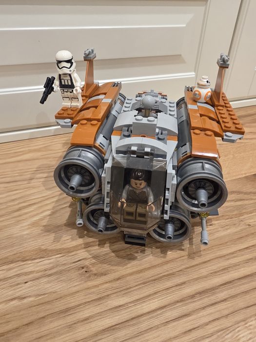 Продавам Lego Star Wars 3 броя сетове