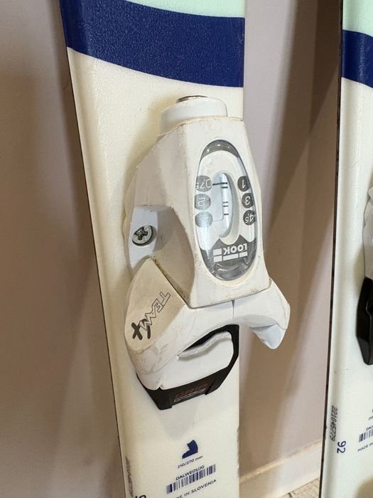 Детски ски, ски обувки и каска