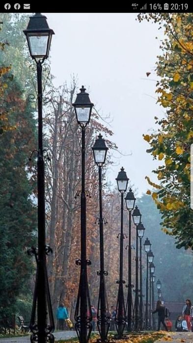 Stâlpi de iluminat stradal