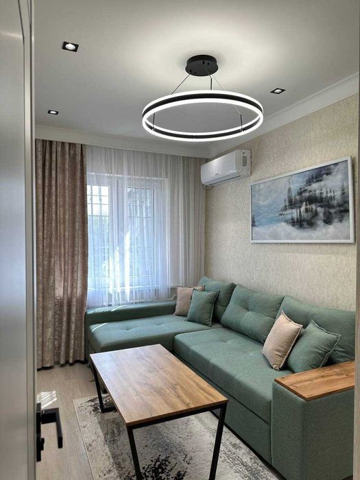 5-комнатная квартира Ц-6, 3/4 этаж, с ремонтом