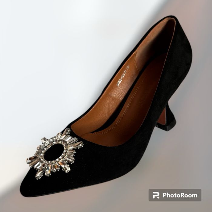 Продам туфли замшевые