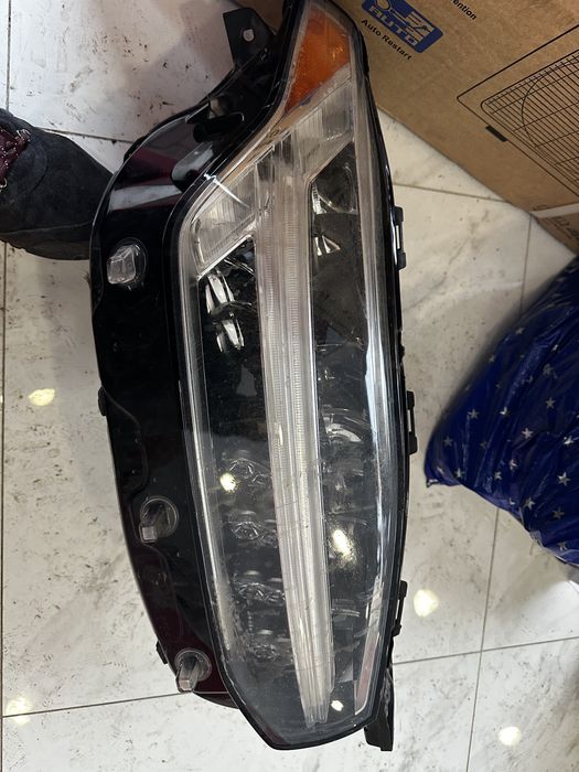 Десен фар волво XC90 2018