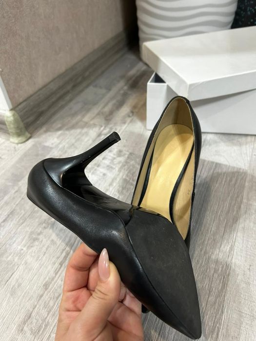 Продам туфли новые