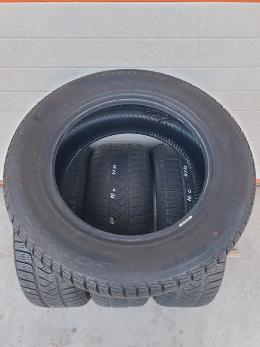 Зимни гуми 4 броя PIRELLI SottoZero3 215 60 R16 дот 4722