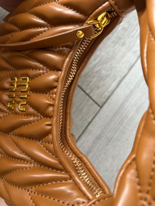 Geantă Miu Miu Matelassé Camel  Elegantă