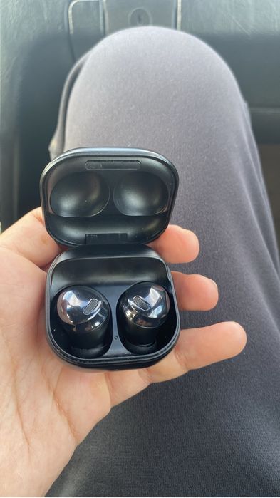 продам наушники buds pro