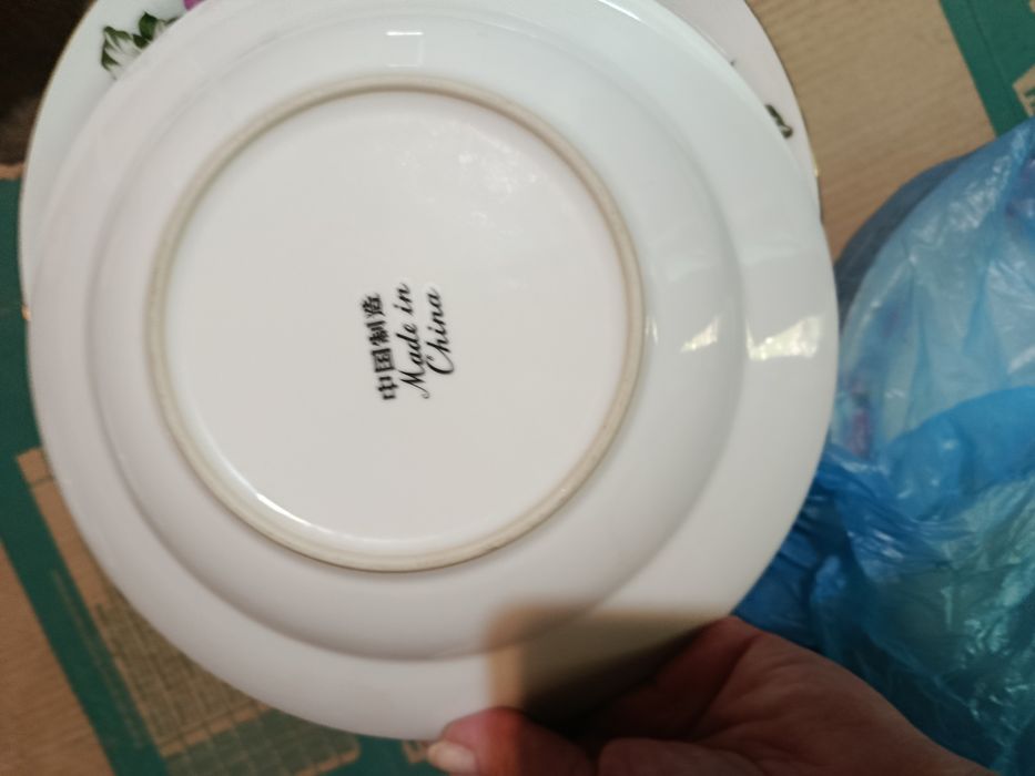 Продам суповые тарелки