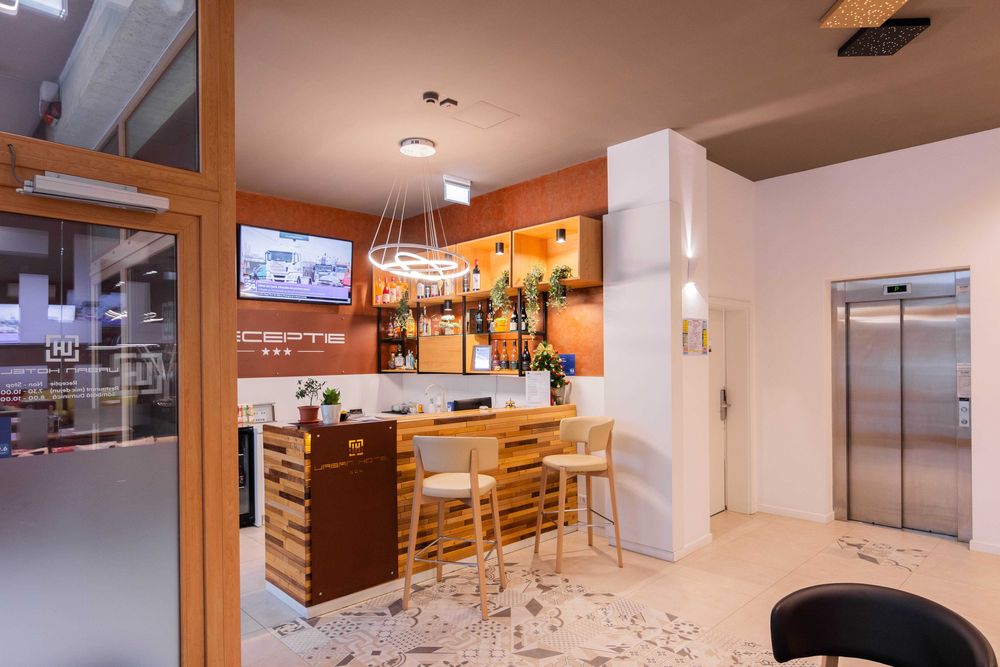 „ Hotel Urban " de vanzare, locatie excelenta - centrul vechi istoric