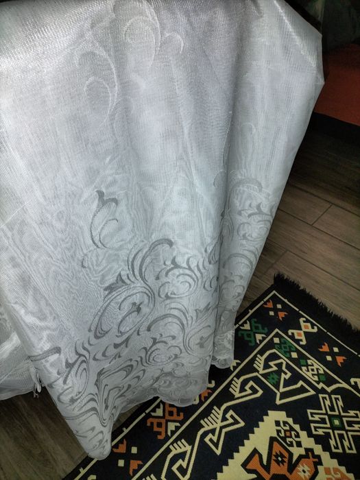 Perdele albe gata făcute! 4,70 m .