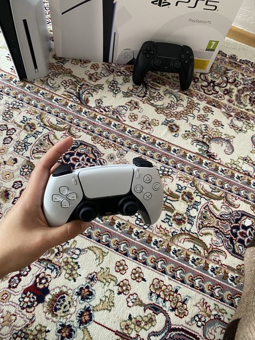 Продам Sony Playstation 5