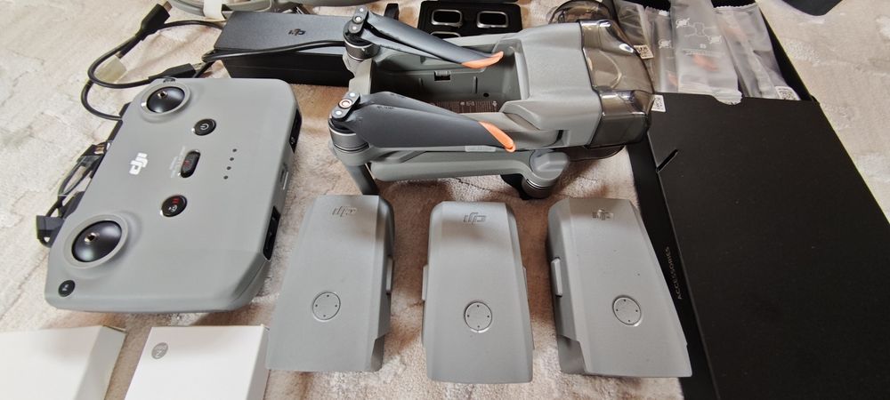 DJI Air 2S Fly More Combo, дрон в отлично състояние - нов
