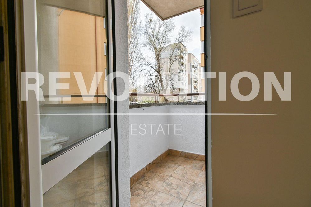 Дава се под наем Тристаен апартамент в София, Център - 120 кв.м за 897.6 € - Снимка #12
