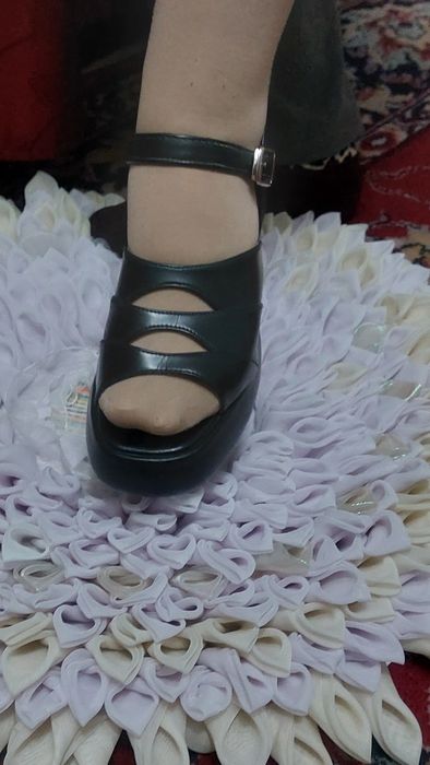 Продаю женские басаножки