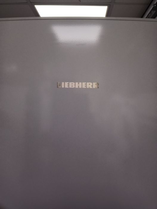 Огромен хладилник с горна камера Liebherr No Frost А+++ 2 години гаранция!