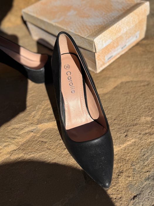 Carolie елегантни токчета