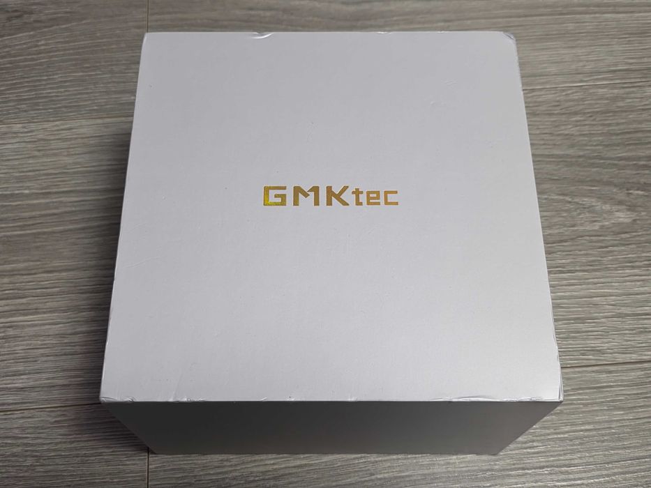 Mini PC GMKtec K8 Plus Ryzen 7-8845HS, 32GB DDR5 + 1TB M.2 NVMe