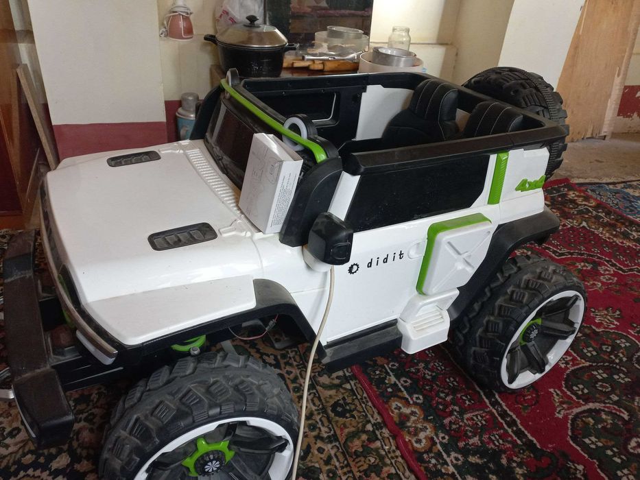 Болалар автомашинаси Дидит сотилади.