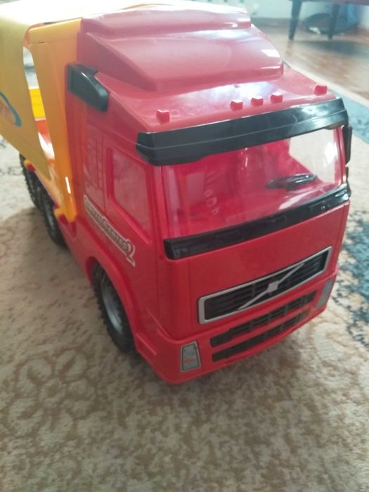 Продам большую детскую машину