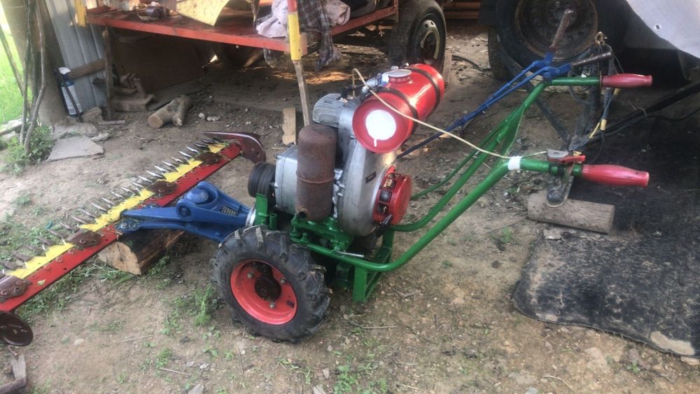 Motocositoare pe benzină, 2 timpi, cu lamă de 1.4 m – motor Rotax 6 CP