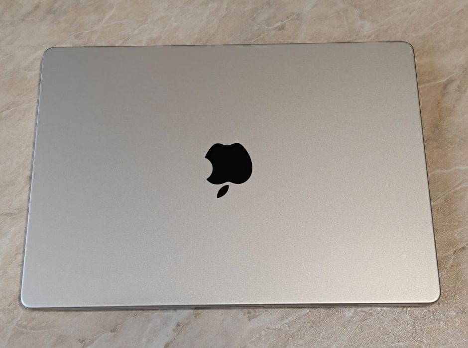 MacBook Pro 14 M5 24/1TB новый