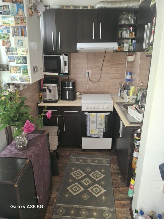 Vand apartament cu doua camere ,supraf.33 m² +garaj .,loc Deva,