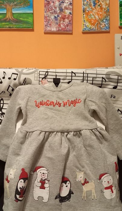 Две коледни роклички различни размери