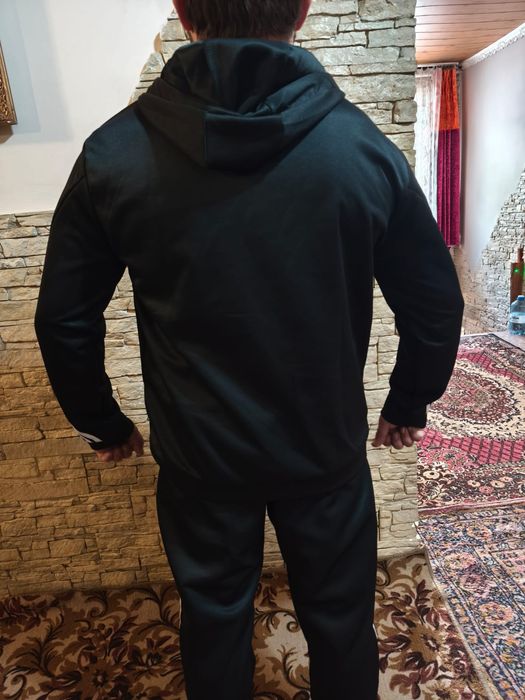 Спортивный костюм