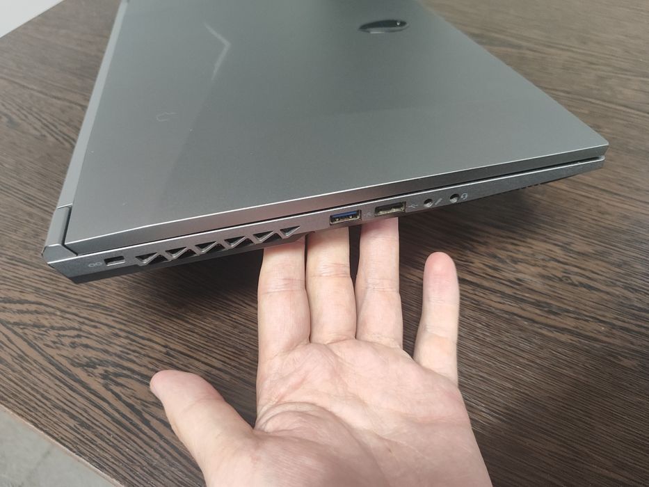 Thunderobot/RTX4060/165HZ/16GB/512GB