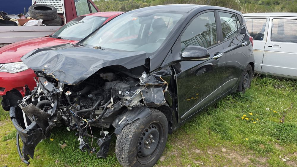 Hyundai i10 1.2i Vertex 2017 На части 75000 км.