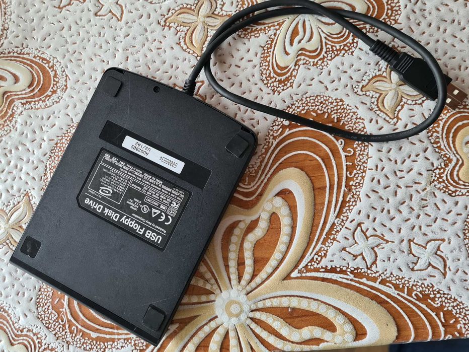 док станция HP + USB флопи външно