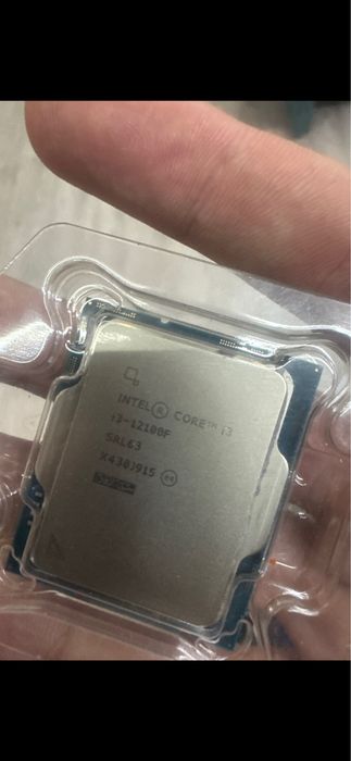 Intel Core i3-12100F