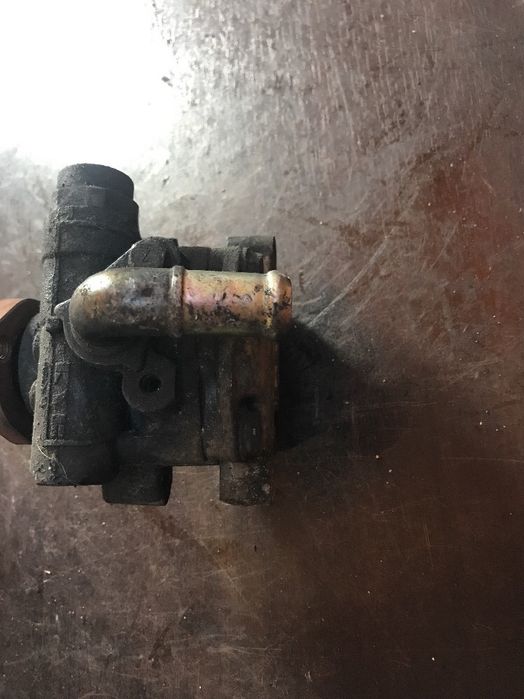 Помпа на хидравликата на волана за Audi A3 1.6 (1998) 1J04221548